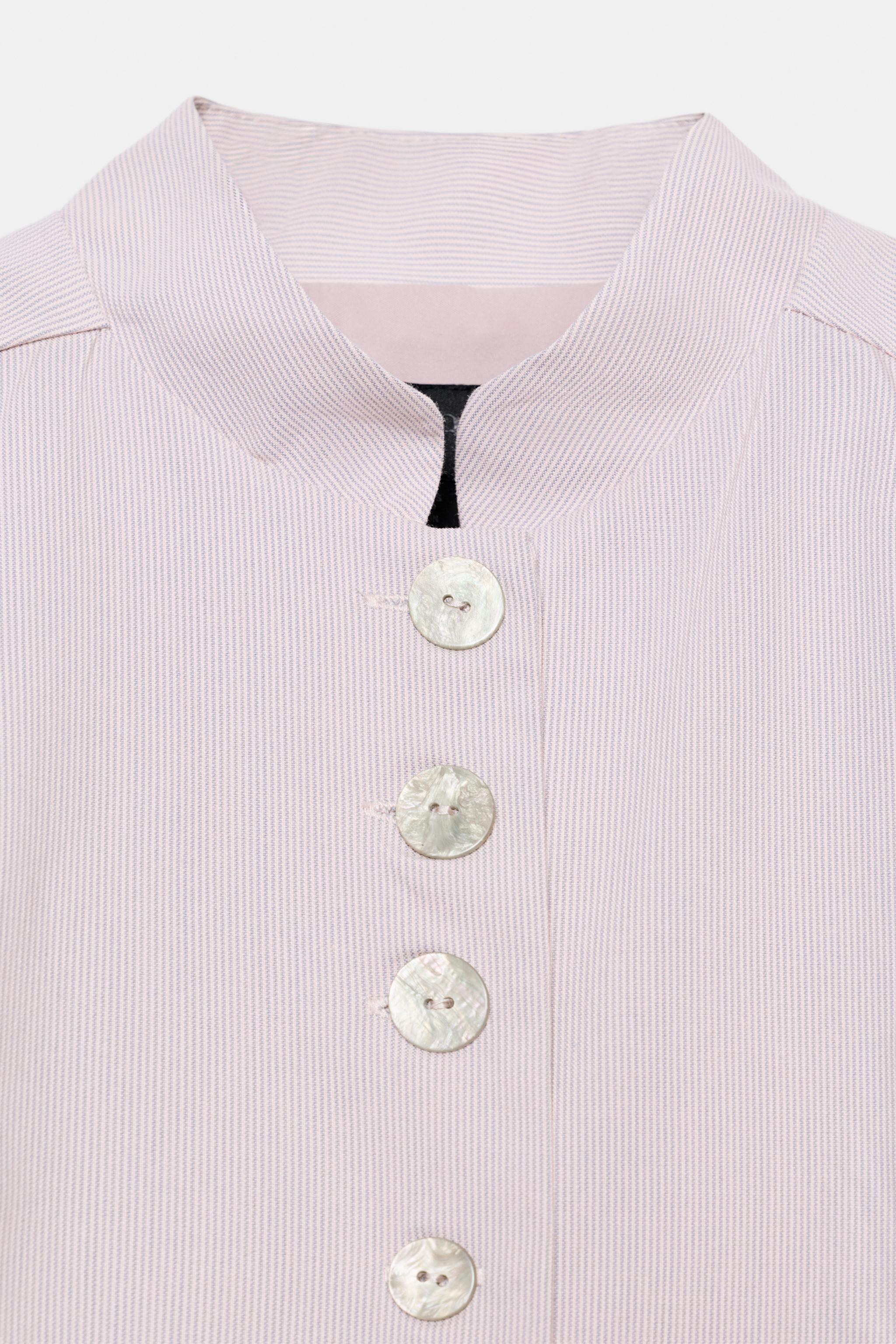 SHORT SLEEVE BUTTON-FRONT TOP